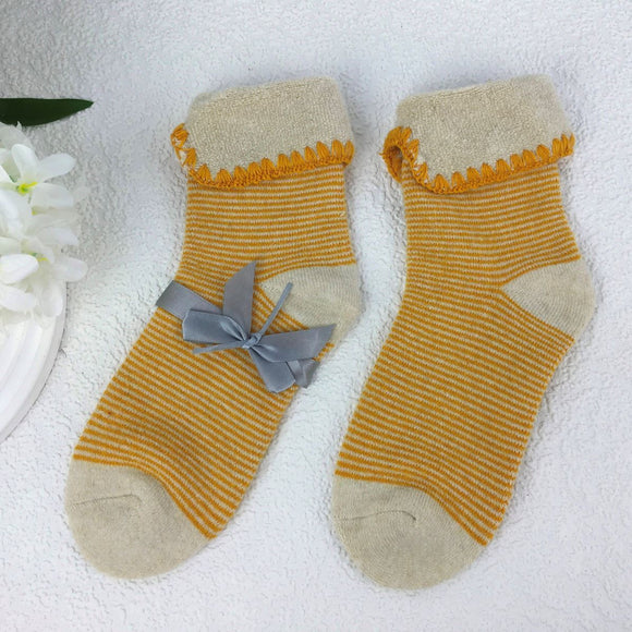 Yellow stripy cuff socks 