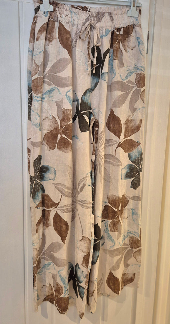 Wide Legged Linen Trousers with Pockets